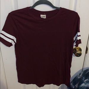 VS pink Maroon t-shirt